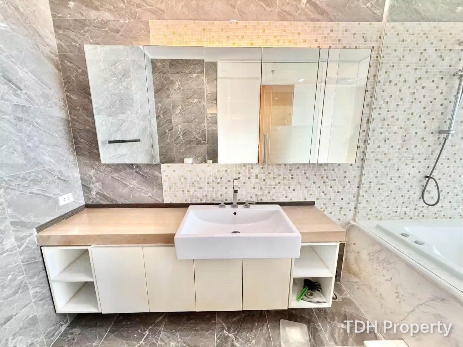3Bedroom Condo For Rent in Pratumnak Pattaya