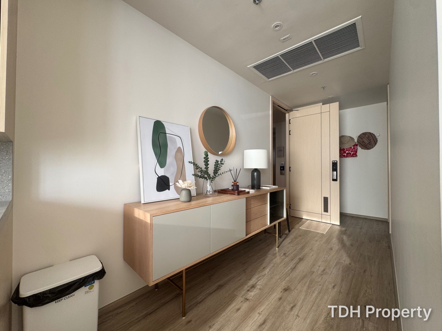 2 Bedroom Condo for Rent and Sale at Arom Wongamart