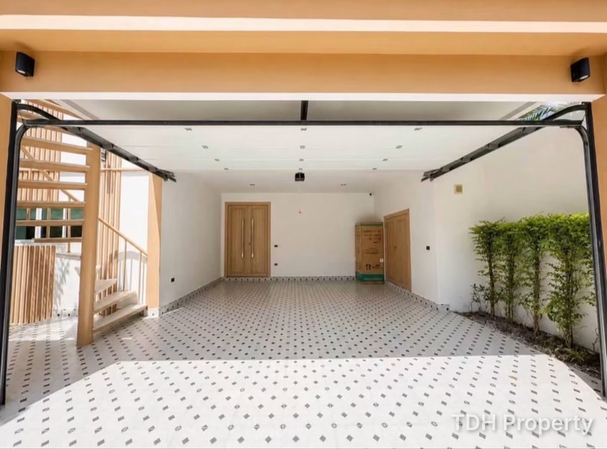 3 Bedroom Pool Vliia For Rent Near Tarapattana International School