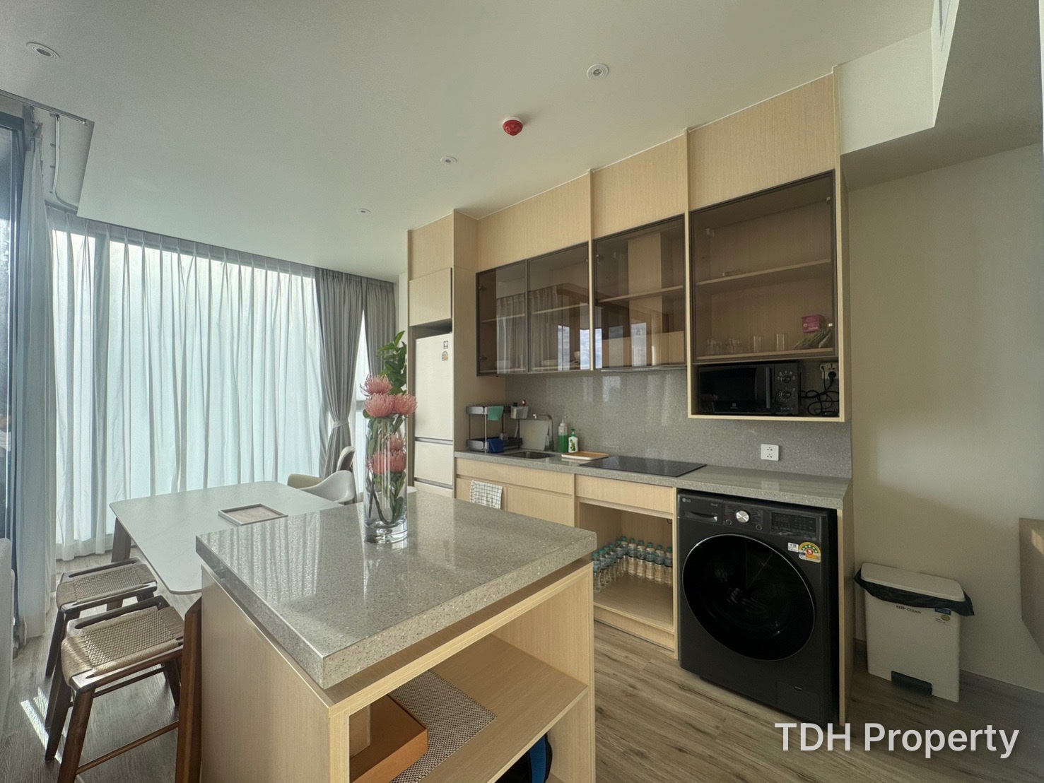 2 Bedroom Condo for Rent and Sale at Arom Wongamart