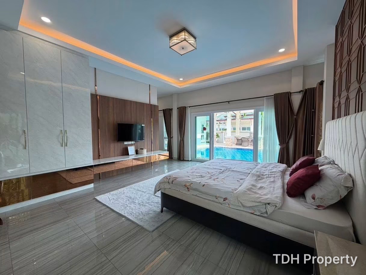 4 Bedroom Bann Dusit Pattaya hill  house for rent