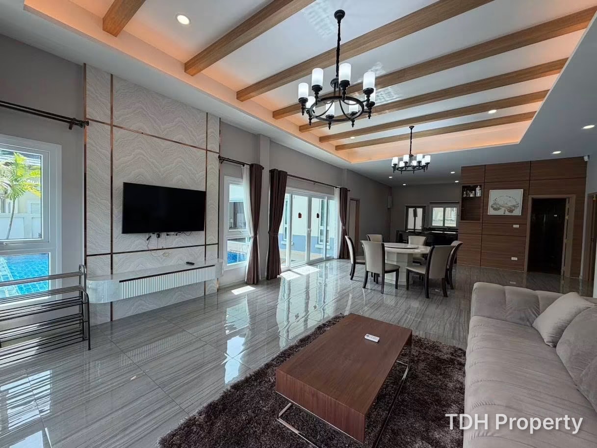4 Bedroom Bann Dusit Pattaya hill  house for rent