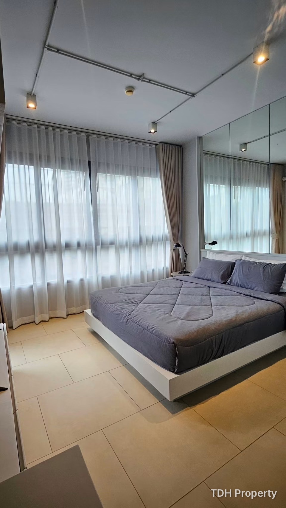 1 BEDROOM FOR SALE AND RENT