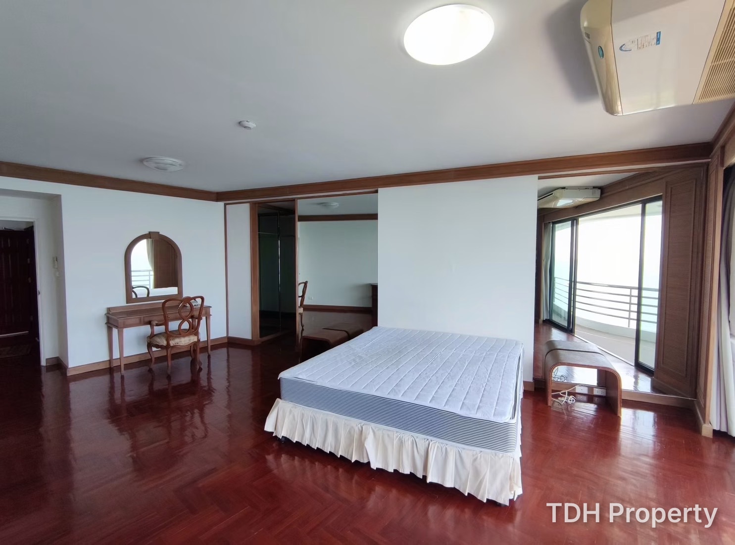 4 Bedroom Condo For Rent at Pratumnak Hill