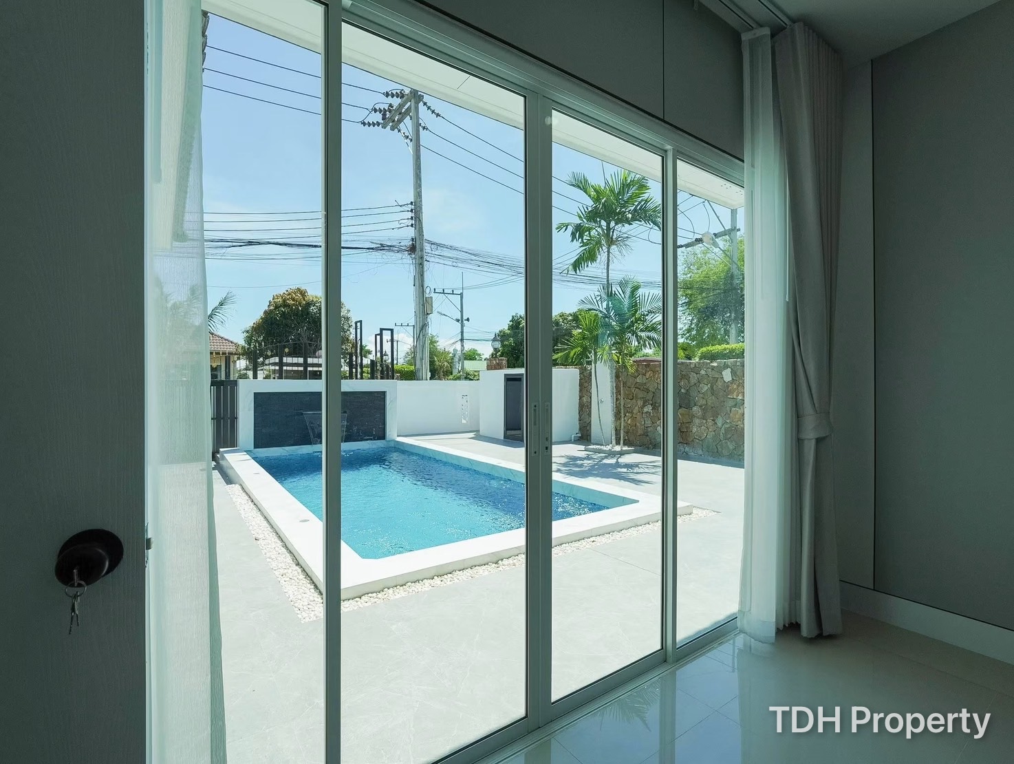 3Bedroom House For Rent Corner House with Private Swimming Pool – Garden View 2