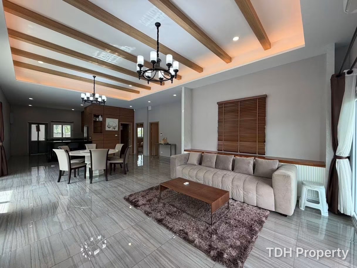4 Bedroom Bann Dusit Pattaya hill  house for rent