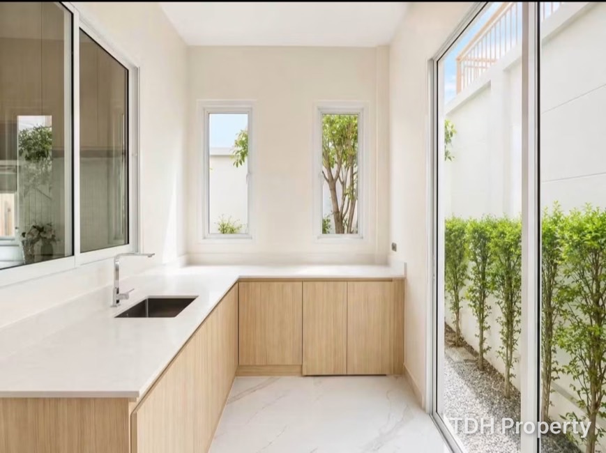 3 Bedroom Pool Vliia For Rent Near Tarapattana International School