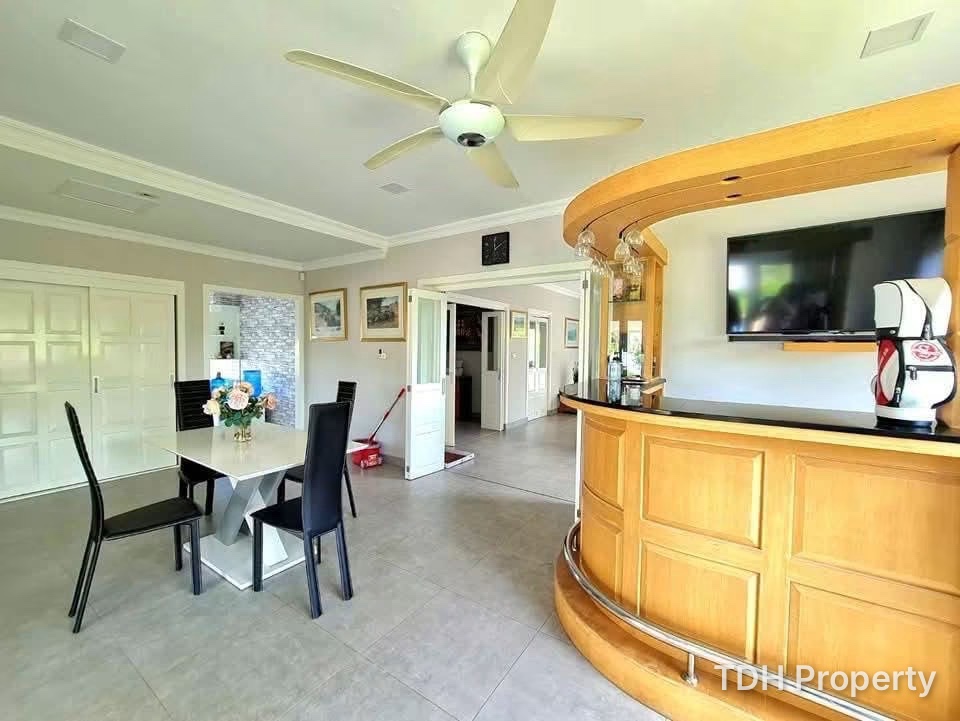 4 Bedroom Pool Villa for Sale and Rent