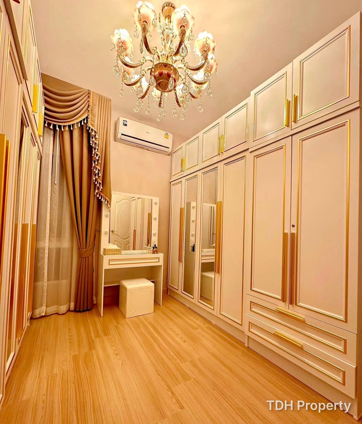 4 Bedroom House For Rent in Pattaya