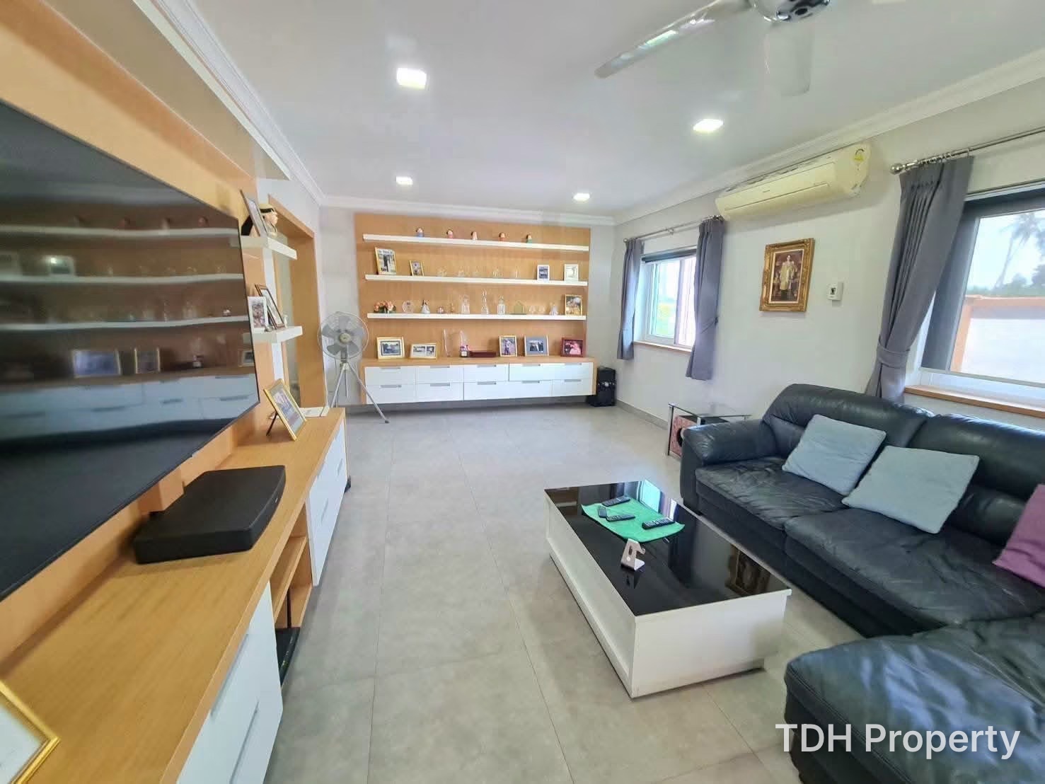 4 Bedroom Pool Villa for Sale and Rent