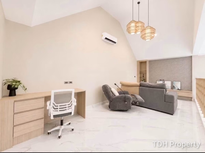 3 Bedroom Pool Vliia For Rent Near Tarapattana International School