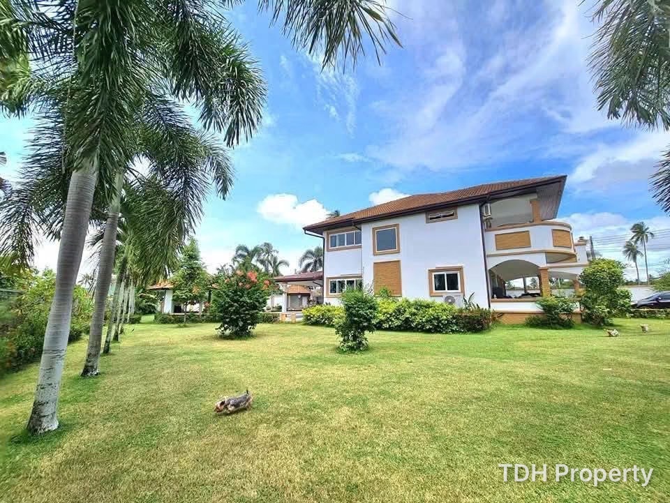 4 Bedroom Pool Villa for Sale and Rent
