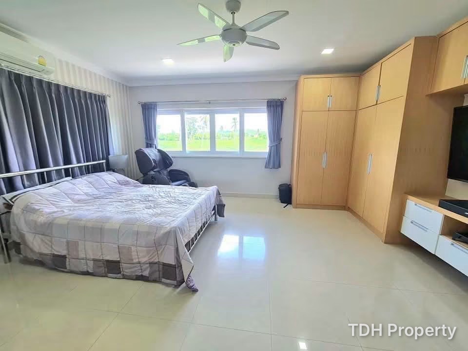4 Bedroom Pool Villa for Sale and Rent