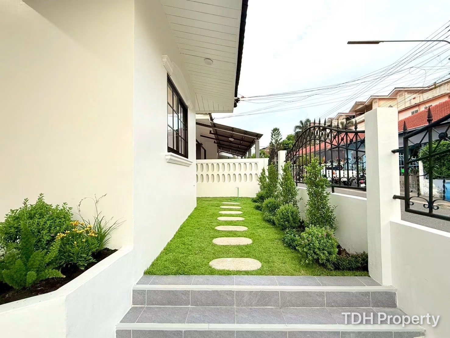 3 Bedroom House For Sale at Chokchai village 5