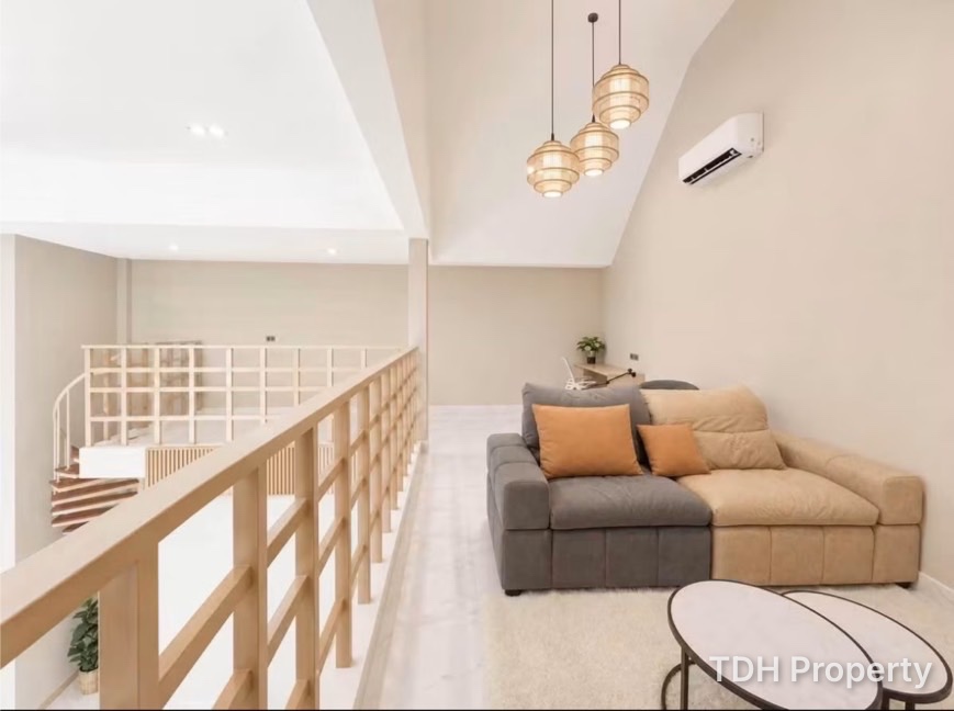 3 Bedroom Pool Vliia For Rent Near Tarapattana International School