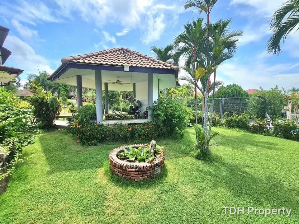 4 Bedroom Pool Villa for Sale and Rent