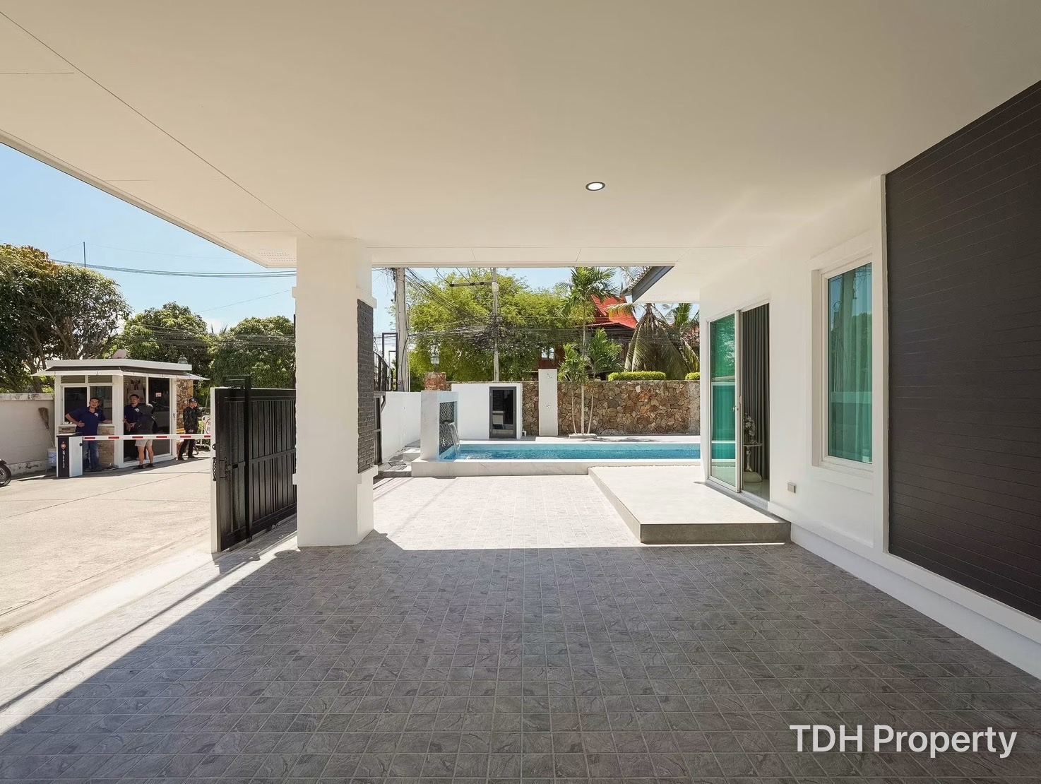3Bedroom House For Rent Corner House with Private Swimming Pool – Garden View 2