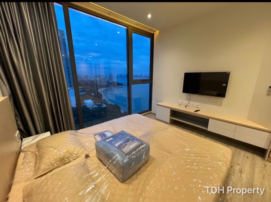 2 Bedroom Condo for rent at Arom Wongamat With Private Elevator