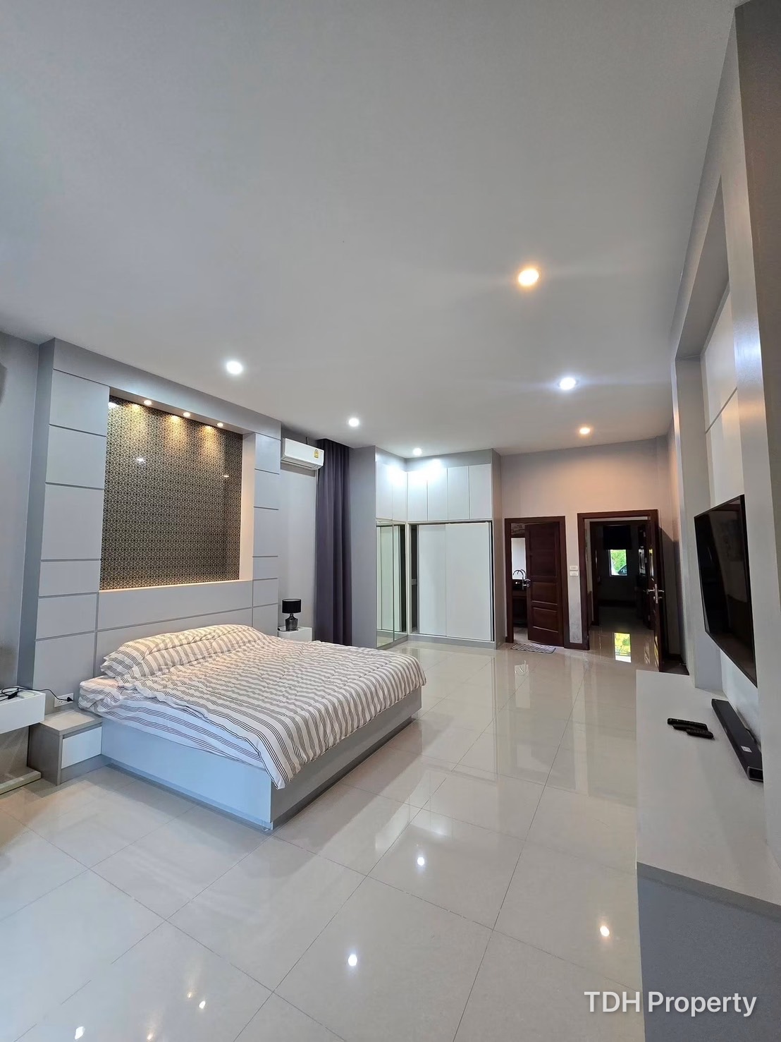 3 Bedroom Pool Villa for Rent, GardenVille 1 Village, Huai Yai