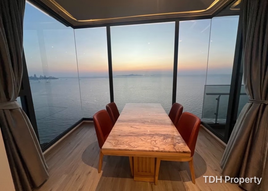 2 Bedroom Condo for rent at Arom Wongamat With Private Elevator