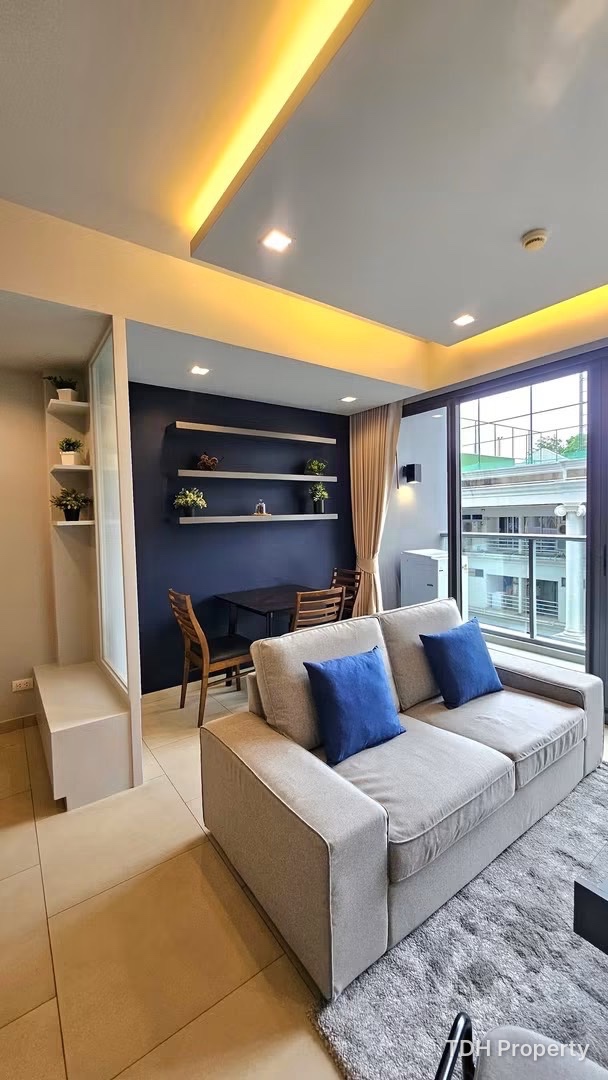 1 BEDROOM FOR SALE AND RENT