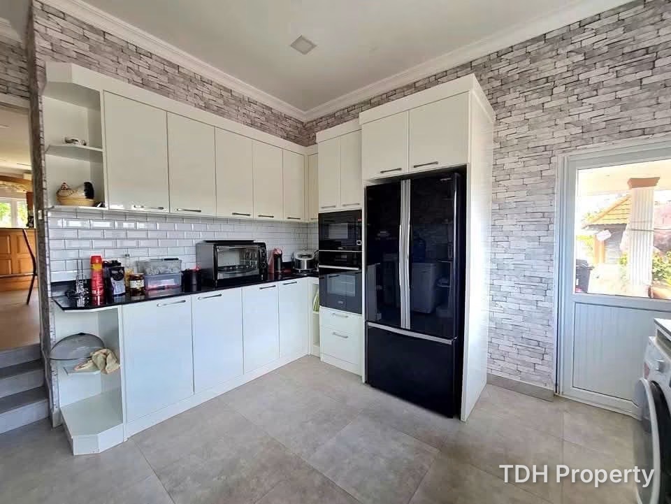 4 Bedroom Pool Villa for Sale and Rent