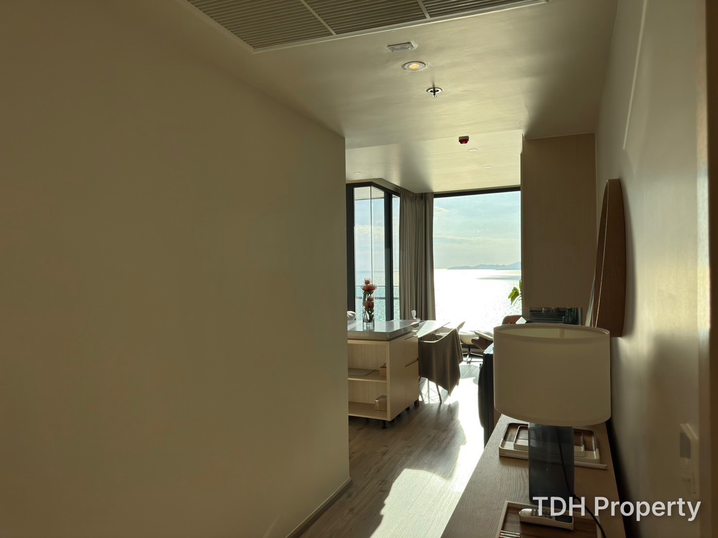 2 Bedroom Condo for Rent and Sale at Arom Wongamart